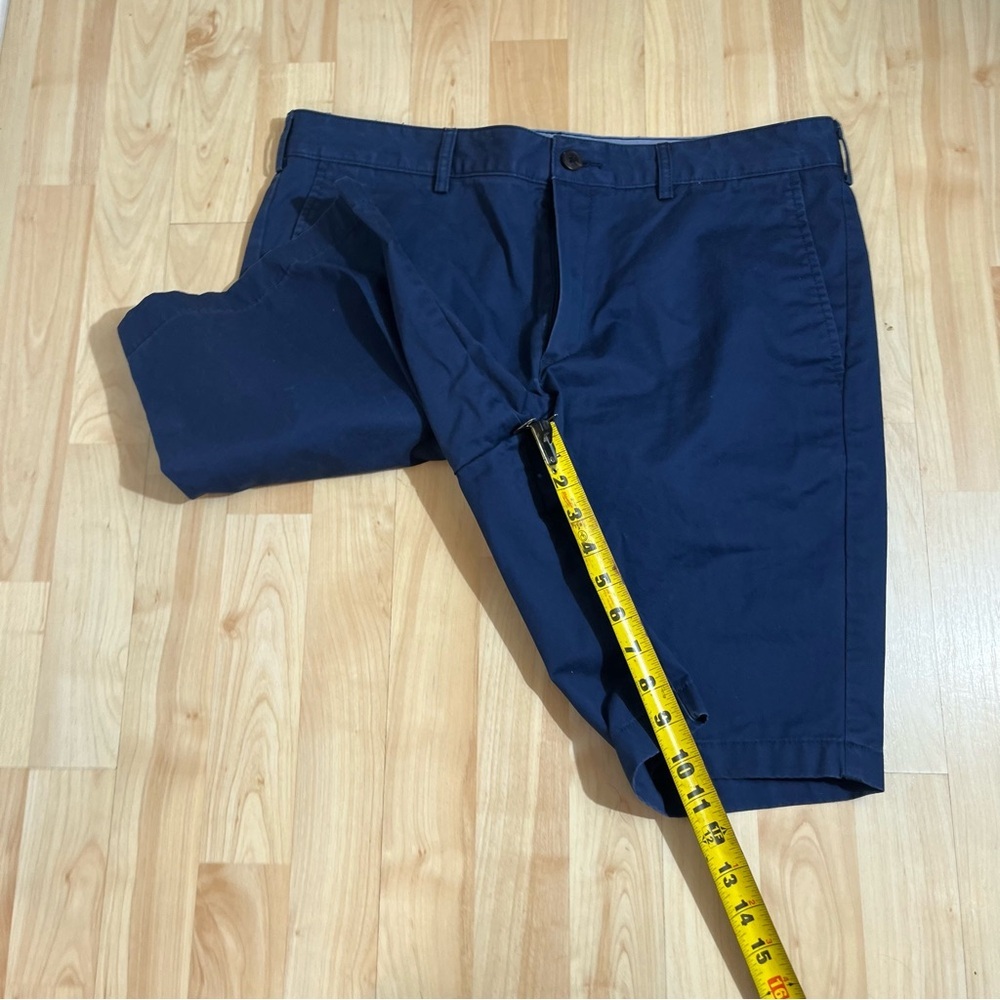 Jos A Bank Men’s Navy Tailored Fit Stretch Twill Shorts Size 35W - Picture 3 of 7